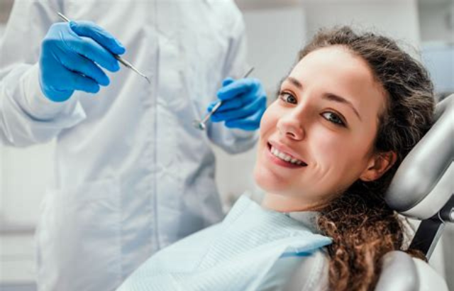 ¿Con qué frecuencia debes hacerte una limpieza de dientes profunda?