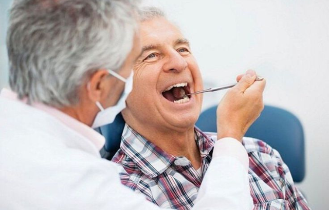 Los Mejores Especialistas en Implantes Dentales en Las Palmas: Guía Definitiva 2025