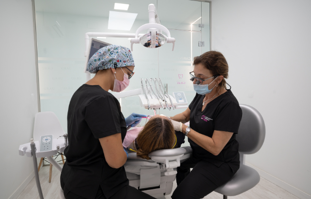 Así revolucionan los diseños digitales de sonrisa (DSD) la colocación de Carillas Dentales en España